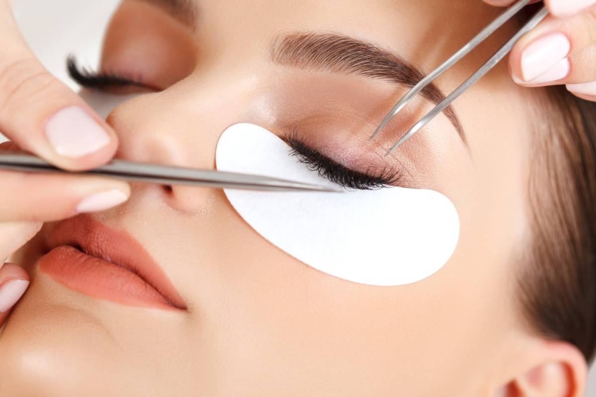 What Is the Curing Period for Eyelash Extensions?