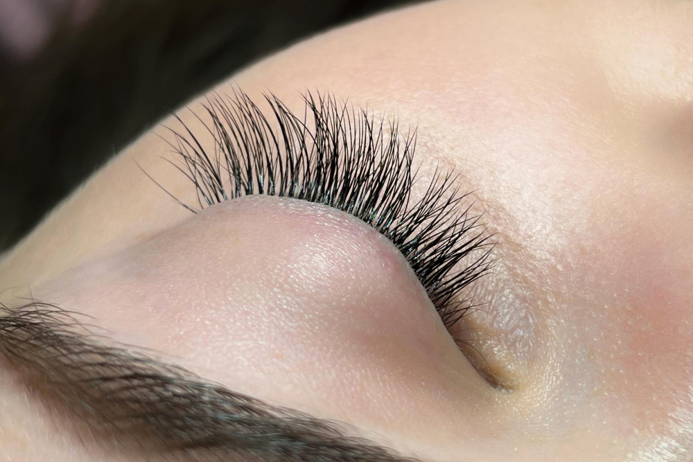 Lash Lift vs Lash Extensions: Identifying Which One is Right for You