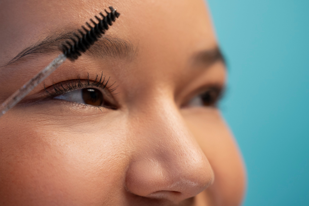 Why Your Eyelash Extensions Aren’t Lasting and How to Fix It