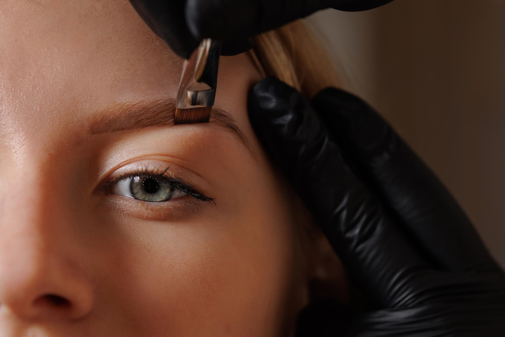 Exploring the Benefits of Brow Tinting