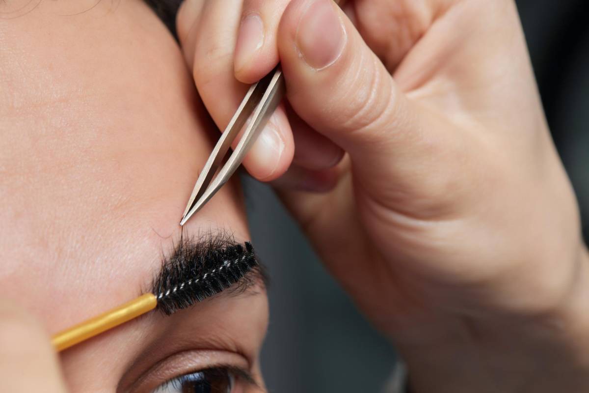 The Best Tools to Have at Home After Brow Services