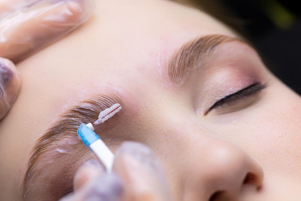 Professional Brow Lamination vs At-Home Lamination: Which is Right for You?